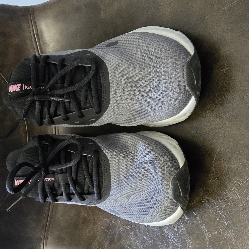 Nike Women's Athletic Shoes - Black and Gray